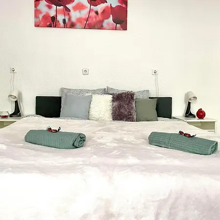 Very Warm With Big Bed Near New York Cafe * Budapest