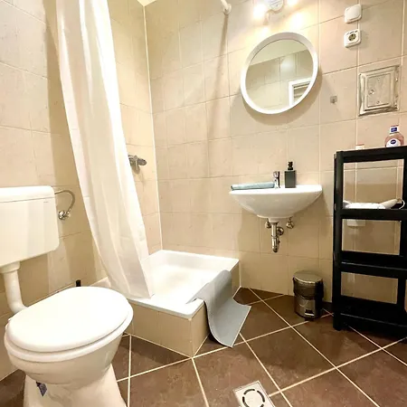Sweet Warm With Big Bed Near New York Cafe Free Coffee * Budapeste