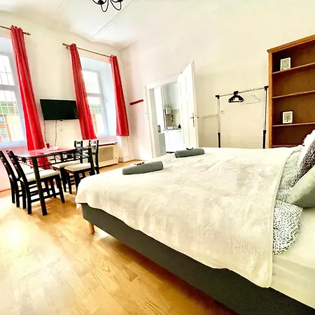 Apartmán Very Warm With Big Bed Near New York Cafe Budapešť